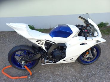 Yamaha YZF R9/25 -   Motocarbons Verkleidungs -Satz  GFK- Renn-Verkleidung mit Kühlleitblech und Tankabdeckung