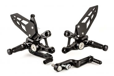 GILLES MUE2 Fußrastenanlage für Suzuki GSXR1000(R) DM schwarz