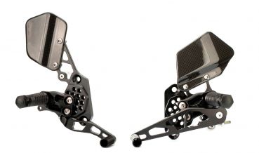 Gilles Racing Fussrastenanlage schwarz Triumph Daytona 955 i ab 2001 und Speed Triple T595 2002 bis 2005