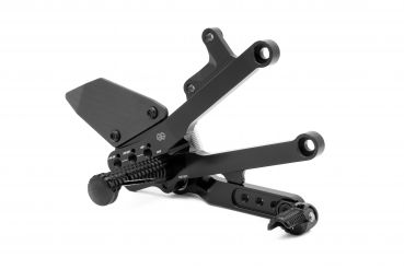 Preview: Gilles FXR2 - Fussrastenanlage schwarz für Honda CBR 1000 RR-R SC82 (2023 - ) und Honda CBR 1000 RR-R SP SC82 (2020 - )  Nur Rennsport!