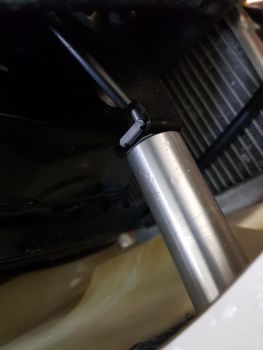 Triumph Moto2 Replica Sebimoto rechter Seiten-Verkleidunshalter Alu