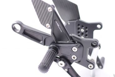 MG BIKETEC Rennsport-Fussrastenanlage / Rastenanlage / Fußrastenanlage ohne ABE für  Aprilia RSV4 1000 RF ab 2017-2020