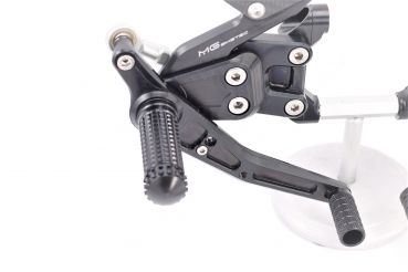 MG BIKETEC MG BIKETEC Rennsport-Fussrastenanlage / Rastenanlage / Fußrastenanlage mit Umkehrschaltung ohne ABE für DUCATI PANIGALE V2 ab 2020