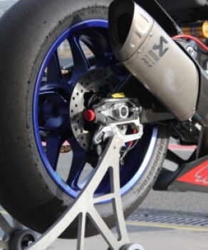 Schnellwechselsystem Hinterrad (84mm Bremssattel Version) Yamaha R1 RN32 RN49 RN65