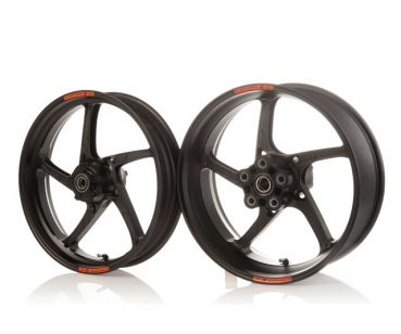 OZ Piega R Aluminium Satz in schwarz matt für Aprilia RSV4 (R / RF / RR / Factory / APRC / ABS), 2009-2022 und Tuono V4 (R / RR / Factory), 2011-2022