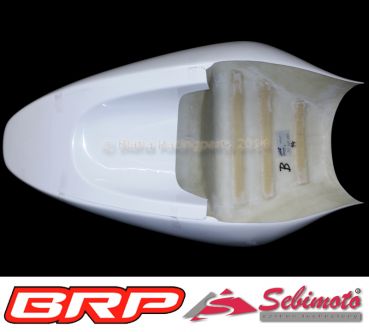 Suzuki GSX-R 600 1997-2000 und GSX-R 750 1996 - 1999 Sebimoto Höcker geschlossene Sitzfläche für Moosgummiauflage inklusive Höckerschutzblech - Tailsection closed seatplate for foam rubber inclusive undertail