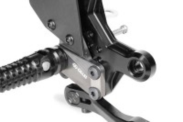 GILLES Fußrastenanlage AS31GT3 schwarz  für Honda CB 750 Hornet  RH 12 BJ 2023-