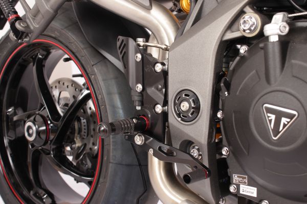 Gilles Racing Fussrastenanlage Triumph Speed Triple 1050 S R ABS ab 2016