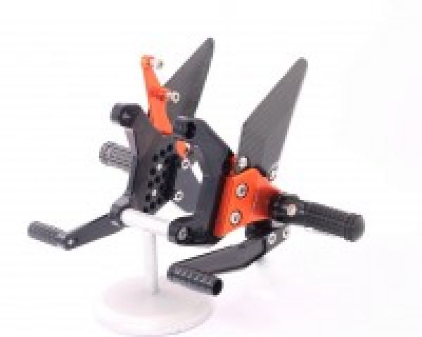 MG Biketec Rennsport-Fussrastenanlage ohne ABE für  KTM 1390 Super Duke R / EVO ab 2024