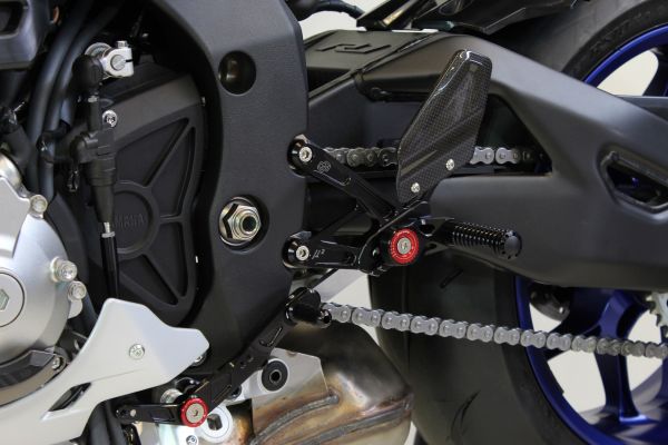 GILLES MUE2 Fußrastenanlage für Yamaha YZF-R1/R1M RN32schwarz