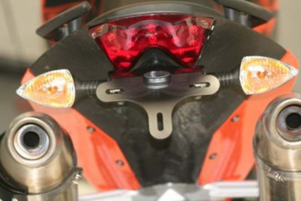 R&G Racing Kennzeichenhalter Alu KTM 125 und 200 und 390 2011 bis 2016 licence plate holderR&G Racing Kennzeichenhalter KTM Duke 2008 bis 2011 und 690 SM licence plate holder