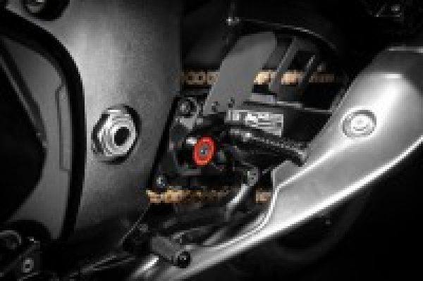GILLES MUE2 Fußrastenanlage GSX1300R Hayabusa