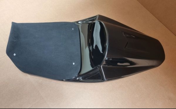 Motocarbons   ​​Sitzplatte mit Gummi für Honda CBR 600/24-