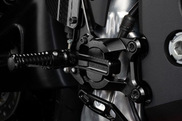 GILLES VCR Fußrastenanlage VCR-D05-B mit ABE für Honda CBR600RR 2023-