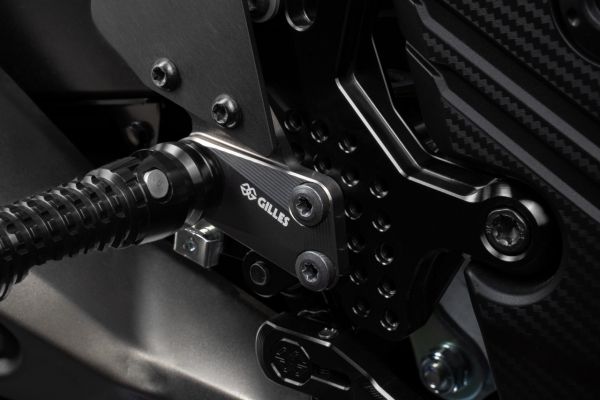GILLES Fußrastenanlage AS31GT3 schwarz  für Honda CB 750 Hornet 2022-2025, Honda CBR 500 R BJ 2021-2025 und Honda CB500F 2023-   (AS31GT3-H14-B)