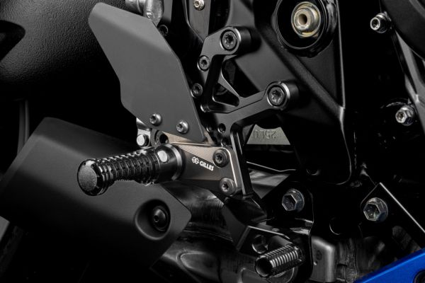GILLES AS31GT3 Fußrastenanlage schwarz AS31GT3-S13-B für Suzuki GSX-8S 2023- / GSX-8R 2024-