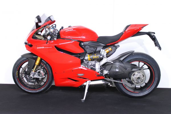 MG BIKETEC Sportfussrastenanlage / Rastenanlage / Fußrastenanlage mit ABE, gültig in D - A - CH für Ducati 959  Panigale V2 ab 2016-2019