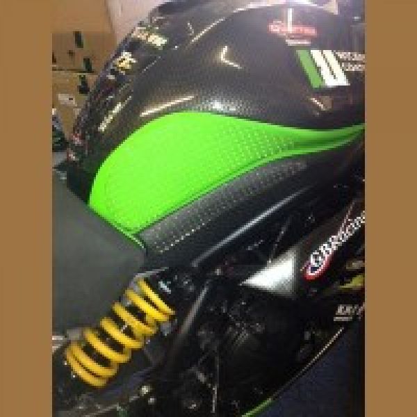 Ducati Panigale V4 2018 - 2021 und Streetfighter V4  2020- Eazi-Grip Tank Traction Pads EVO