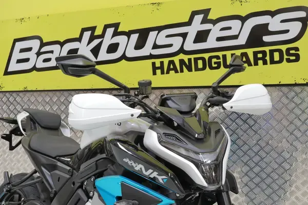 BarkBusters Befestigungs Kit für CF Moto 675 NK 2025-  [BBBHG14500BK]