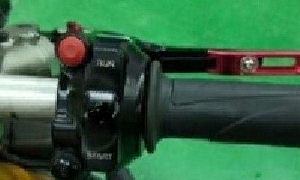 Jetprime Gasgriffschale mit Lenkerschaltereinheit gefräst Ducati 899/959/1199/1299 plug & play