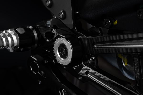 GILLES Fußrastenanlage MUE2  für Moto Guzzi V100 Mandello MG (2022 - )  mit ABE