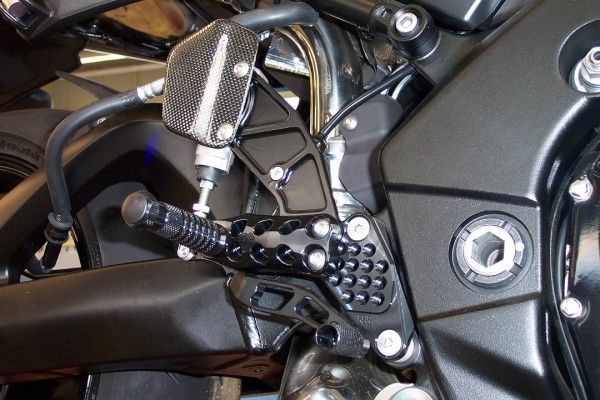 Gilles Racing Fussrastenanlage Suzuki Hayabusa GSXR 1300 2008 bis 2020