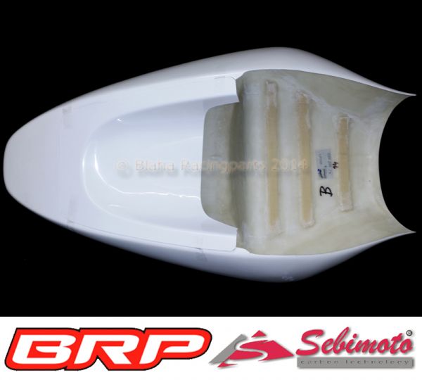 Suzuki GSX-R 600 1997-2000 und GSX-R 750 1996 - 1999 Sebimoto Höcker geschlossene Sitzfläche für Moosgummiauflage inklusive Höckerschutzblech - Tailsection closed seatplate for foam rubber inclusive undertail